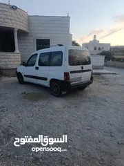  1 بيجو بارتنر 2011