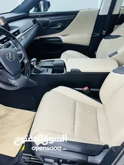  8 ‏Lexus. ES 300h  2019 ultra package  اعلى صنق