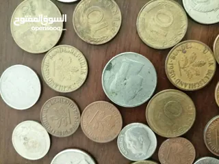  27 عملات قديمة للبيع اردني امريكي بريطاني ألماني عراقي خليجي يوجد قطع نوادر ومميزة