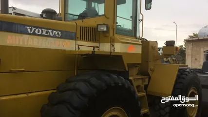  25 Volvo L90C