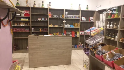  4 محل  بابين بالفحيص او الموقع  للبيع