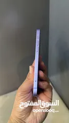  17 iPhone 12 64 GB  البطاريات من 88-93 مكفول اسبوعين