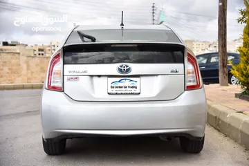  7 تويوتا بريوس هايبرد بحالة الشركة Toyota Prius Hybrid 2015