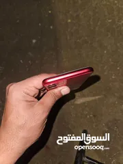  6 آيفون 11 عادي مش مفتوح ولا خدش 128 جيجا بطاريته 77 الجهاز وكاله مع كرتونته وشاحنه