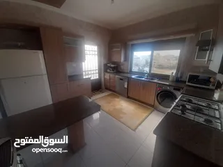  1 شقة فاخرة ومميزة للبيع