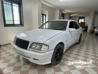  1 مرسيدس شبابية W202 / C220 1996 سيارة مصروفها ؟؟ — ممتاز جدا  / لون ابيض سادة