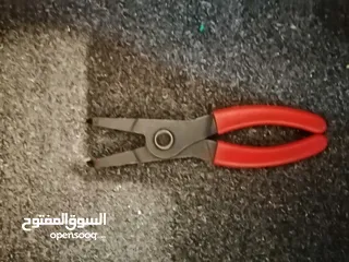  6 عدة للبيع او البدل المعروض ويوجد غير معروضة..