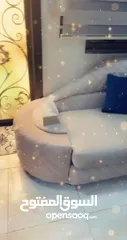 6 كورنر 10 مقاعد لون بيج ومخدات لون كحلي  ووجه مخدات لون بيج  طاوله سفره 7 مقاعد لوم جوزي بني