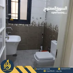  5 شقة غير مفروشة للايجار