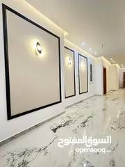  1 للبيع  منزل 2طوابق    الموقع  طريق 11   يو نيو    //