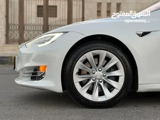  31 Tesla Model S Long Range Plus 2020 White interior