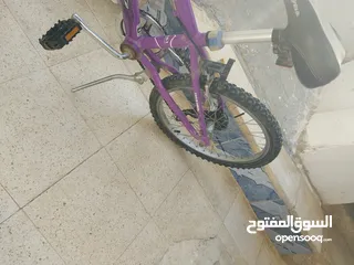  4 بسكلتين للبيع مستعمل بس جداد بصلاة على النبي بسعر مغريييييي جداااااااااا