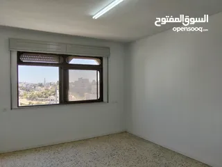  10 منزل للايجار حلحول الشارع الرئيسي