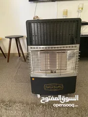  4 غرفه جلوس وطاوله سفره وكهربائيات للبيع