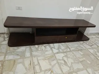  2 طاول شاشه خشب تقيل للبيع