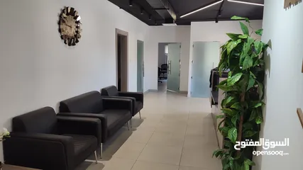  3 أكاديمية للبيع