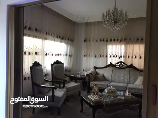  15 عمارة من 3 شقق مساحة 320 م وارض فارغة ياجوز منطقة الرشيد حي جعفر قرب اخر موقف للباصات