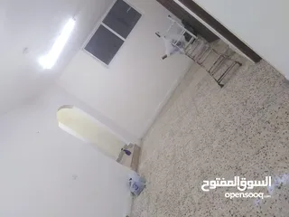  11 بيت مستقل للبيع