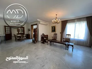  11 شقة فارغة للايجار جبل عمان طابق أول مساحة 250م 4 نوم اطلالة جميلة