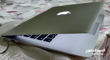  2 apple macbook pro