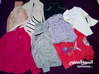  12 ملابس مستعملة 450 قطعة للبيع بسعر مغري .