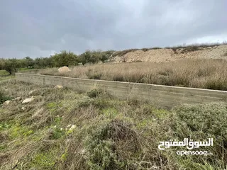  9 ارض 628 متر على شارعين تصلح ل اي نوع من البناء خلف براڤو بيت وزن
