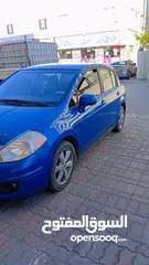  2 Nissan versa