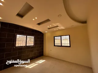  12 مزرعة 8 دونمات وبناء حجر فاخر 162 متر عمر البناء 5 سنوات