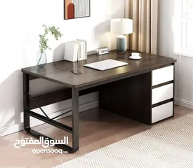  2 مكتب عصري فاخر يجمع بين الأناقة والعملية!  يتكونمن هيكل معدني أسود قوي يمنح المكتب ثبات وأناقة.