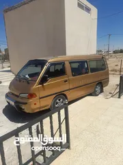  1 باص هيونداي H100 موديل 2002 نظيف لون عسلي مميز وفحص نظيف