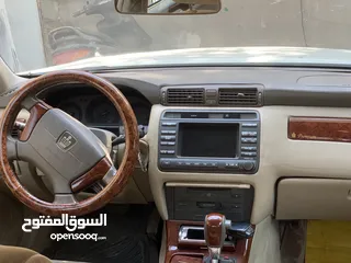  3 كراون ملكه جنون محزم لون ابيض محرك ديفور دواخل نضيفه 90٪لايت زنون كامله مكمل