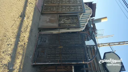  4 بواب شبابيك مطابخ مراجيح  بواب سحاب ماكنات خياطه ماكنات طباعه ماكنات تصوير وثائق خزانات ستيل