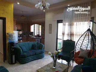  5 شقة للبيع مساحة 150متر بجانب محافظة مادبا