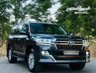  2 تويوتا لاند كروزر 2016 VXR