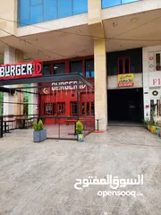  3 مخزن تجاري (محل) للإيجار مساحة (46 متر) مع سدة قرب مجمع عمان بجانب دوار اليوسفي بجانب ID burger