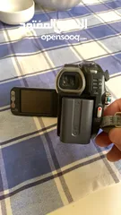  7 كاميرا فديو للبيع بحالة ممتازة استخدام قليل جدا نوع سوني اصلية بحالة الوكالة جدا
