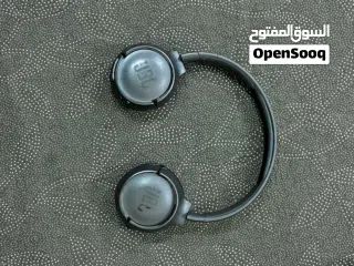  2 20+ Headphones available  Oh specs only (brand - Sony Boss Apple Beats JBL etc,.)