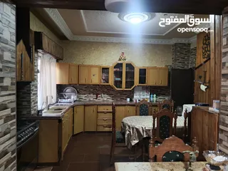  9 شقه ارضيه للبيع كاش او اقساط عن طريق البنك العربي الإسلامي الدولي في عمان حي نزال على الشارع الرئيسي