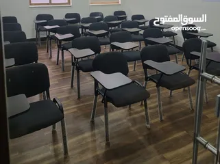  1 كراسي للمراكز مع طاولة متحركة