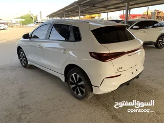  11 BYD E2 2022 بي واي ديه 2022 صنف لوكشري فل الفل بحاله الوكاله