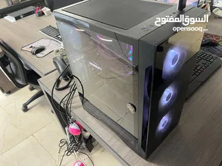  4 كمبيوتر مع شاشاتين بلبي جميع احتياجاتك و زيادة