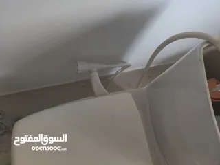  9 مرحاض 2 ومغسلة 2 وحنيفية 2 وشطاف 2 وجميع موجودين بصور مستعملة للبيع بحالة شبه جديدة بسعر 50 دينار