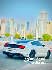  1 Ford Mustang 2022