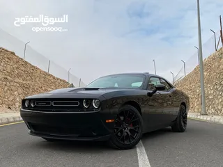  1 Dodge challenger 2021  GT