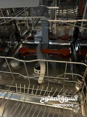  6 غسالة أطباق اريستون – 9 برامج – 5 رشاش شبه جديدة ولا استخدام بداعي السفر