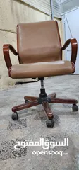  3 كرسي دوار خشب صاج مع جلد ايطالي اصلي