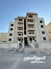  6 شقة طابق رابع مع روف للبيع في اربد مجمع عمان الجديد بمساحة185