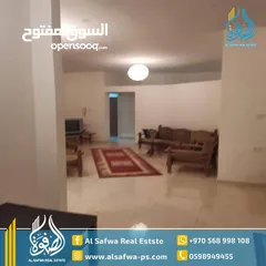  3 شقه مميزة موقع استراتيجي بوسط البلد دقيقه من دوار الساعة قريبه من كل الخدمات هادئه معزوله عن الفوضه