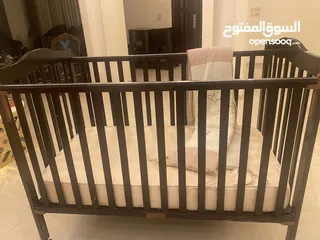  1 سرير اطفال