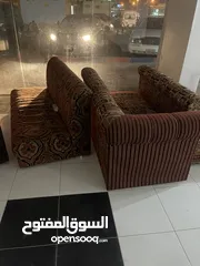  1 يوجد طقم كنب للبيع المهبوله